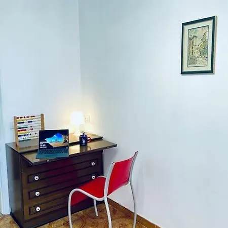 Family & Friends - Apartment