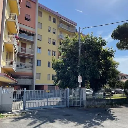 Apartment Family & Friends - *