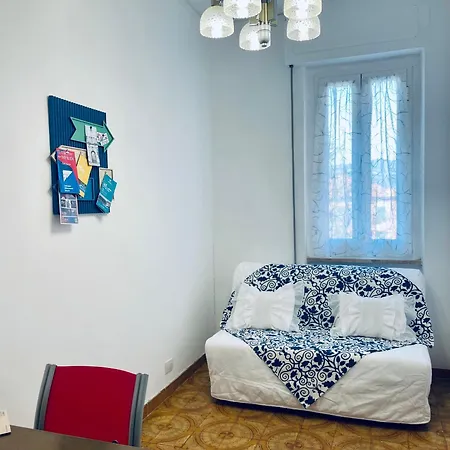 Family & Friends - Apartment